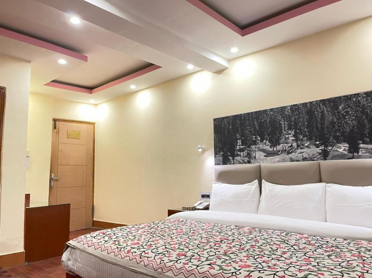 Hotel Centre Point Srinagar  Exterior photo